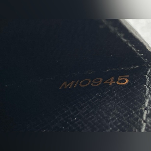 Louis Vuitton Epi Clutch - Picture 12 of 12